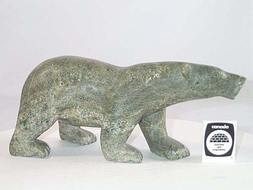 Ours marchant
